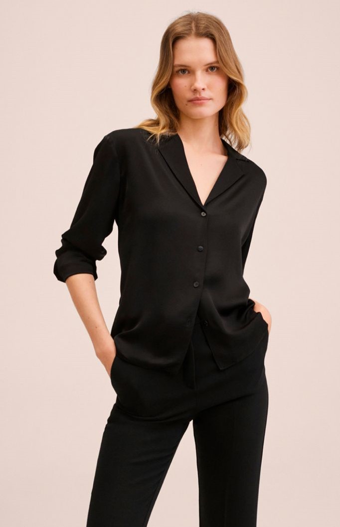 Blusa acetinada com botões preta - Mango